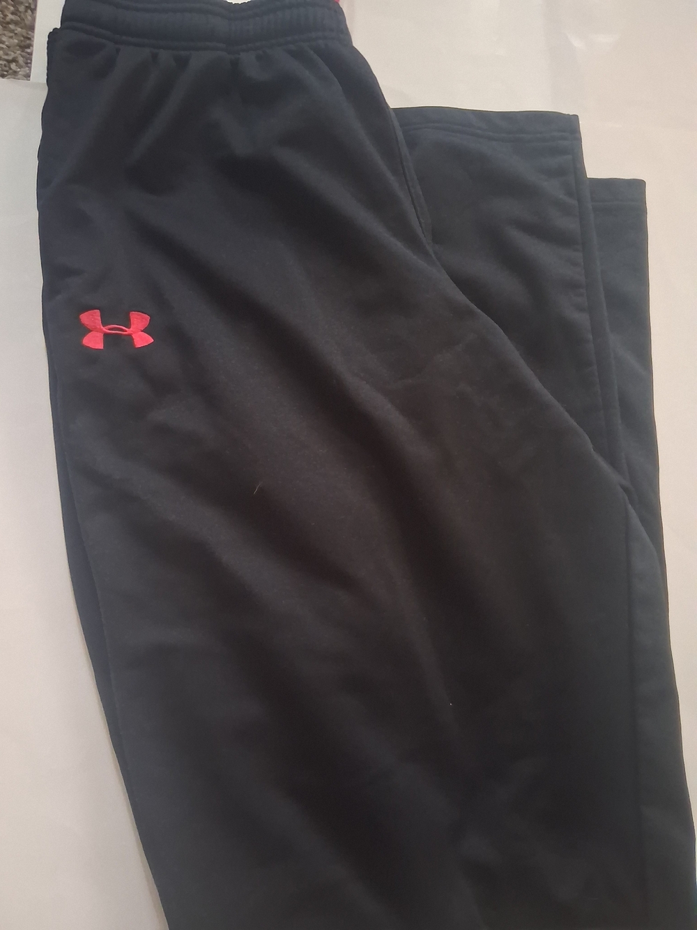 Under Armour Men Black Athletic Sweatpants with Red Logo